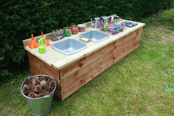 Fun ideas for outdoor mud kitchens for kids