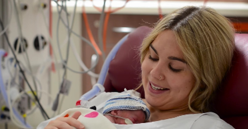 World first study proves skin-to-skin contact is safe for premature babies