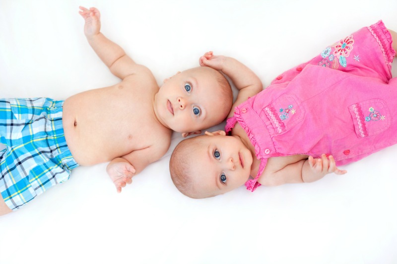 Rare Semi-Identical Twins Born To Australian Mum - From Two Different Sperm-7575
