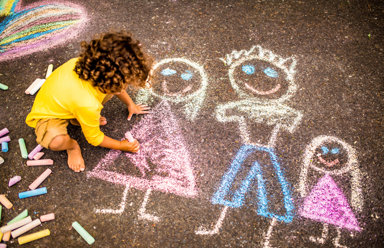 6 out-of-the-box footpath chalk activities for kids